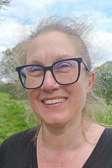 Head shot of Beth Whiting - Counsellor / Therapist
